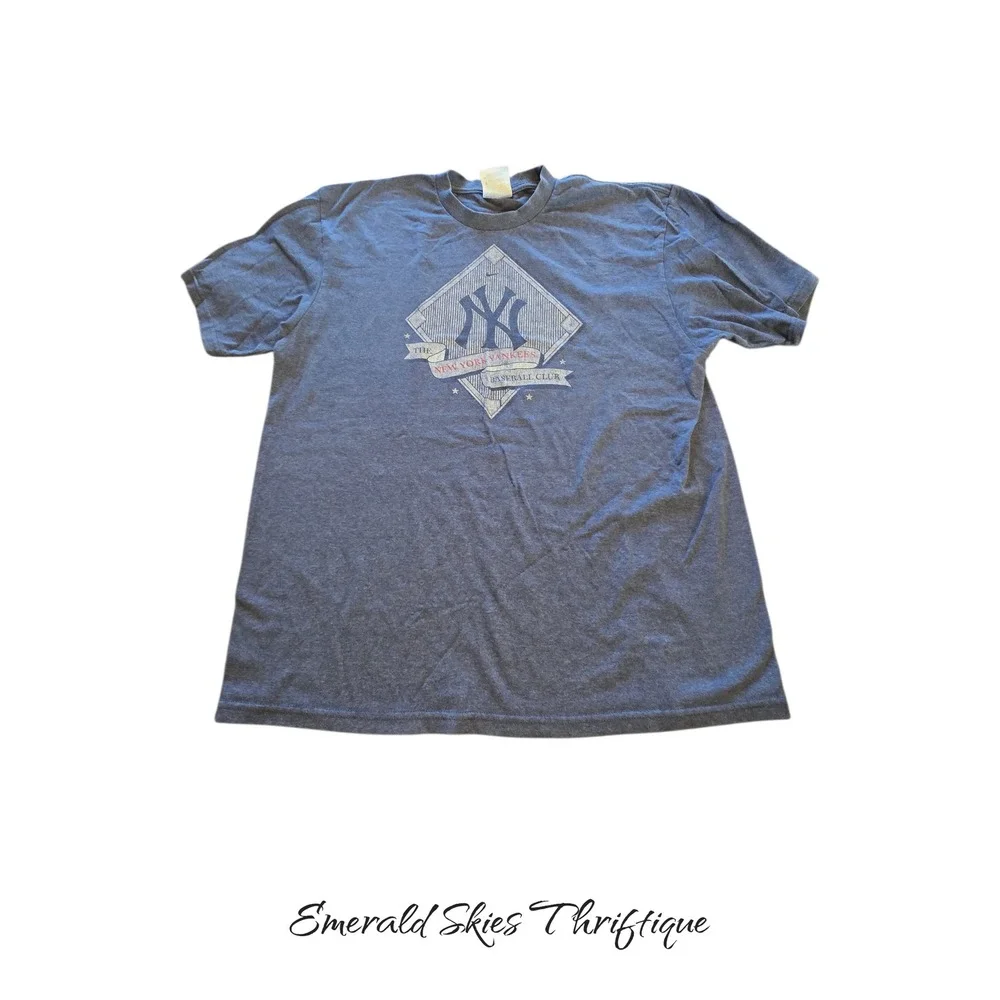 Men's Nike baseball new York yankees T-shirt, size large. Free shipping